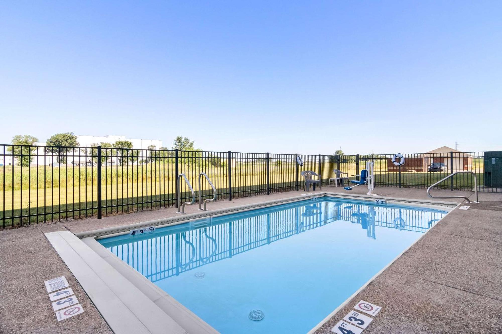 Comfort Inn Hebron-Lowell Area Dinwiddie Екстер'єр фото